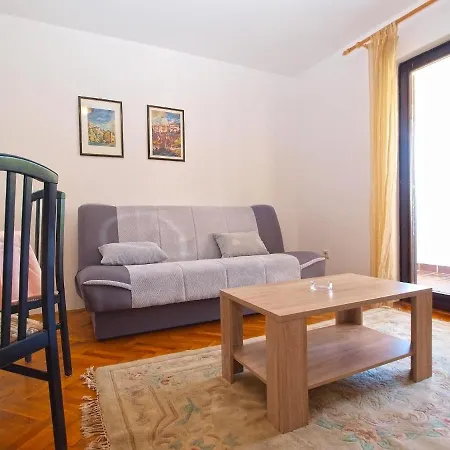 Puntizela 727 Apartament