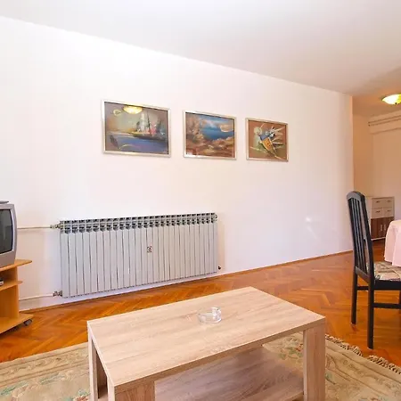 Puntizela 727 Apartament Pula