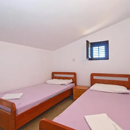 Puntizela 727 * Pola