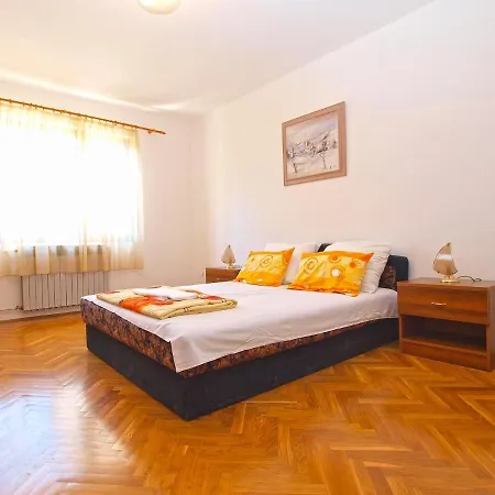 Puntizela 727 * Pola