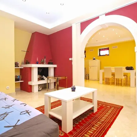 Puntizela 727 * Пула