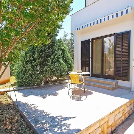 Puntizela 727 * Пула