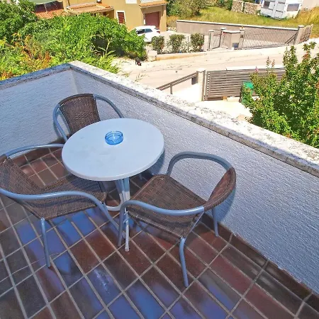 Puntizela 727 아파트 풀라