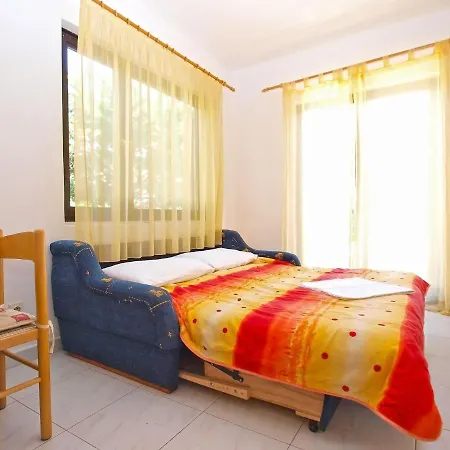 Puntizela 727 * Пула