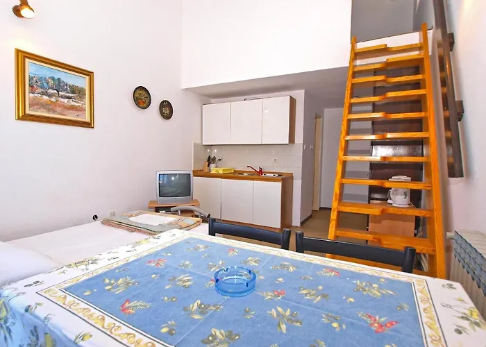 Puntizela 727 * Pula