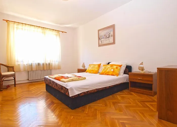 Puntizela 727 * Pula