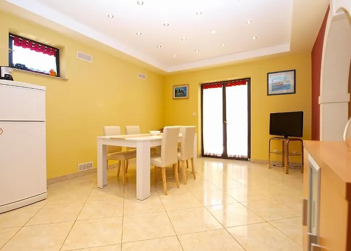 Puntizela 727 Apartament Pula