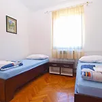 Puntizela 727 * Пула