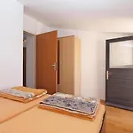 Puntizela 727 *